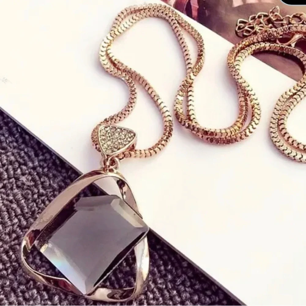 New Fashion Charm Geometry Crystal Glass Pendant Necklace Black Gold - Picture 3 of 7